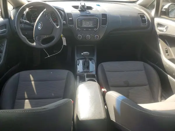 3KPFL4A74HE094200 2017 KIA FORTE - Image 8
