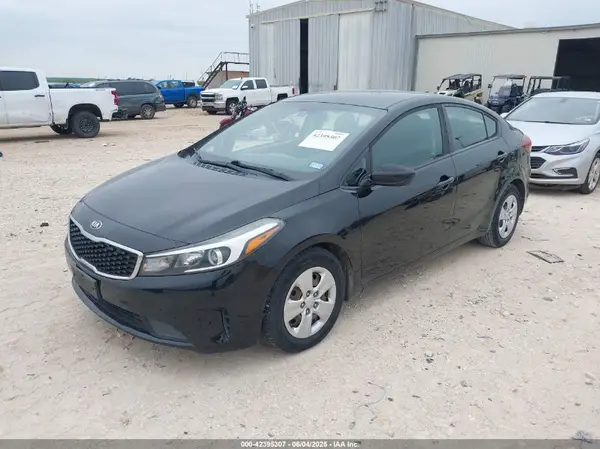 3KPFL4A74HE099414 2017 KIA FORTE - Image 2