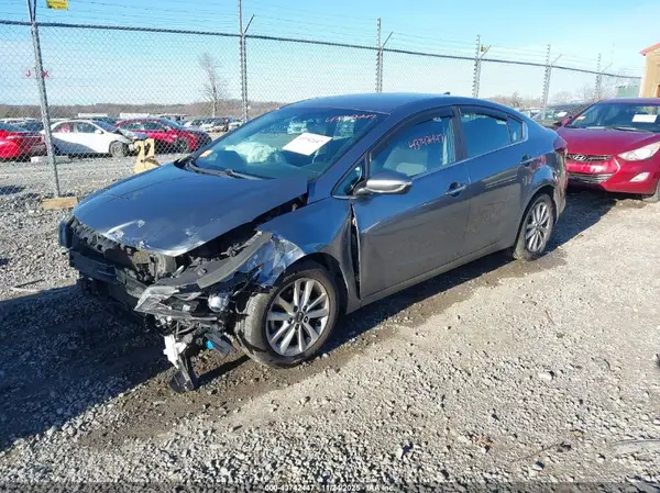3KPFL4A74HE103557 2017 KIA FORTE - Image 2