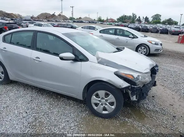 3KPFL4A74HE103767 2017 KIA FORTE - Image 1