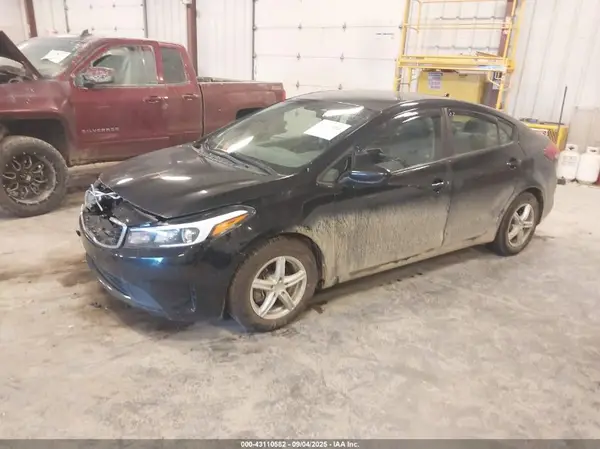 3KPFL4A74HE104675 2017 KIA FORTE - Image 2