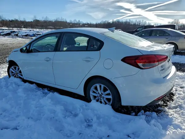 3KPFL4A74HE104840 2017 KIA FORTE - Image 2