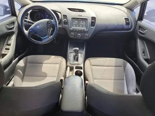 3KPFL4A74HE105759 2017 KIA FORTE - Image 8