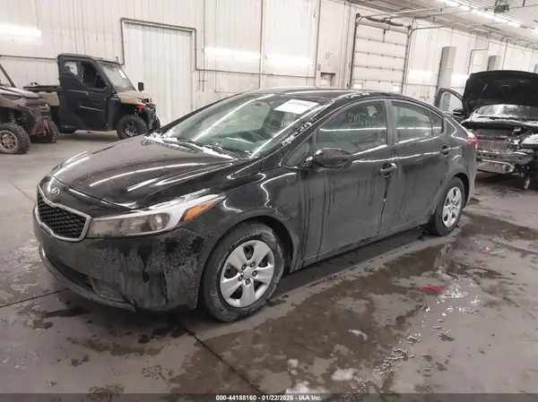 3KPFL4A74HE106992 2017 KIA FORTE - Image 2