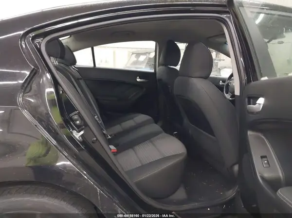 3KPFL4A74HE106992 2017 KIA FORTE - Image 8