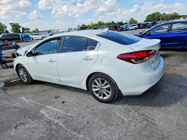 3KPFL4A74HE107625 2017 KIA FORTE - Image 2