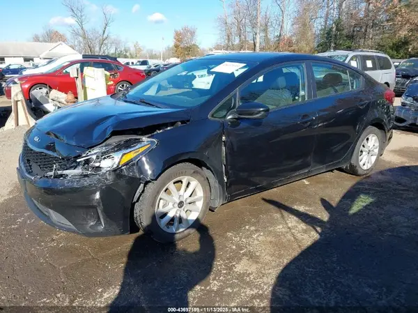 3KPFL4A74HE111223 2017 KIA FORTE - Image 2