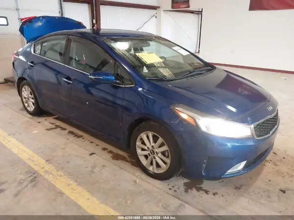 3KPFL4A74HE112792 2017 KIA FORTE - Image 1