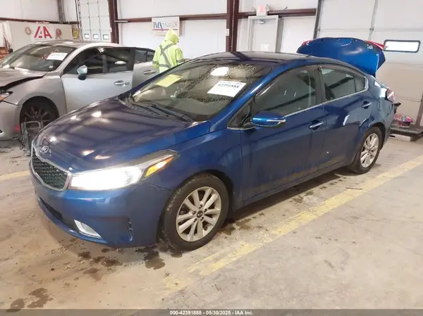 3KPFL4A74HE112792 2017 KIA FORTE - Image 2