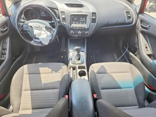 3KPFL4A74HE113537 2017 KIA FORTE - Image 8