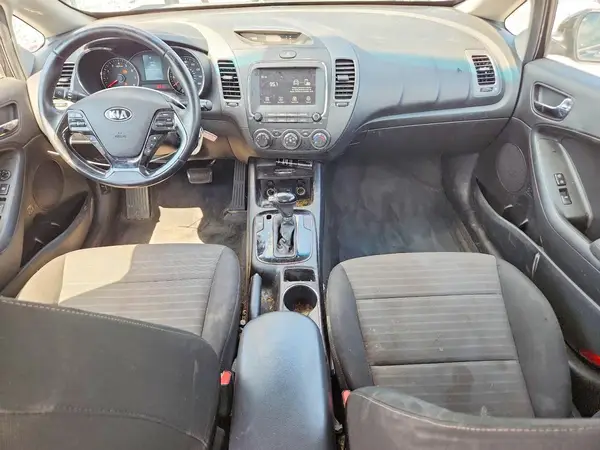 3KPFL4A74HE114557 2017 KIA FORTE - Image 8