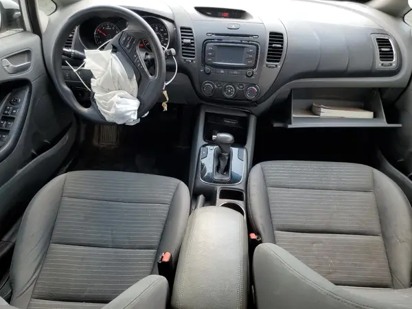 3KPFL4A74HE114638 2017 KIA FORTE - Image 8
