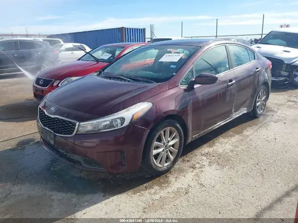 3KPFL4A74HE116695 2017 KIA FORTE - Image 2