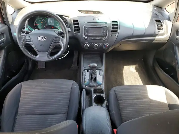 3KPFL4A74HE117622 2017 KIA FORTE - Image 8