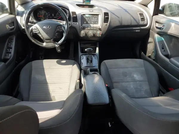 3KPFL4A74HE121539 2017 KIA FORTE - Image 8