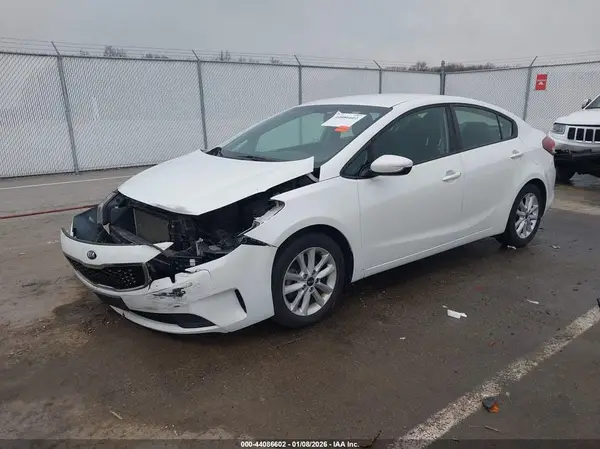 3KPFL4A74HE122349 2017 KIA FORTE - Image 2