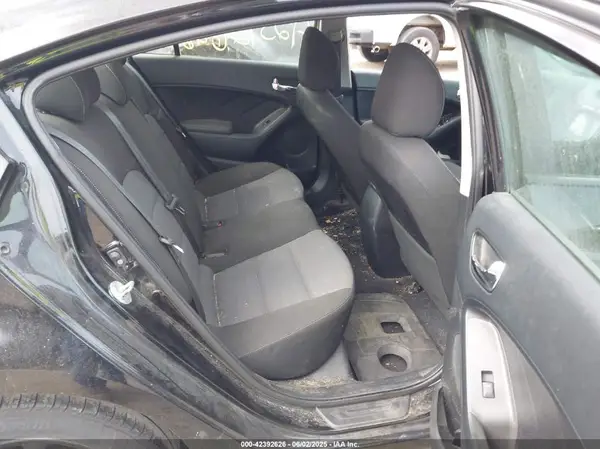 3KPFL4A74HE123971 2017 KIA FORTE - Image 8