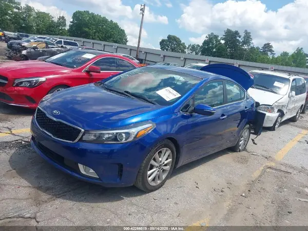 3KPFL4A74HE124165 2017 KIA FORTE - Image 2