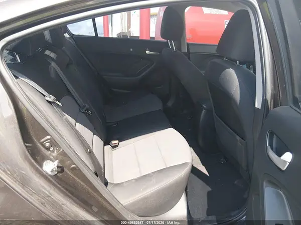 3KPFL4A74HE125249 2017 KIA FORTE - Image 8
