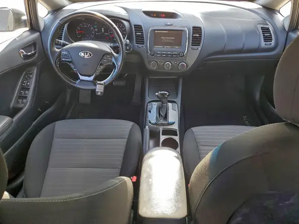 3KPFL4A74HE130838 2017 KIA FORTE - Image 8