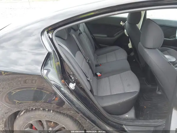 3KPFL4A74HE131052 2017 KIA FORTE - Image 8