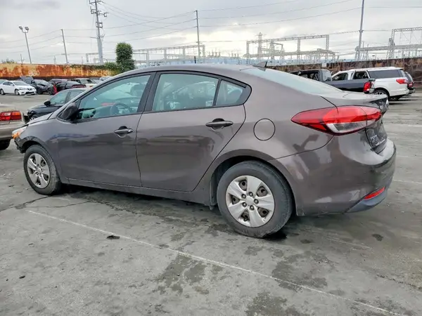 3KPFL4A74HE131651 2017 KIA FORTE - Image 2