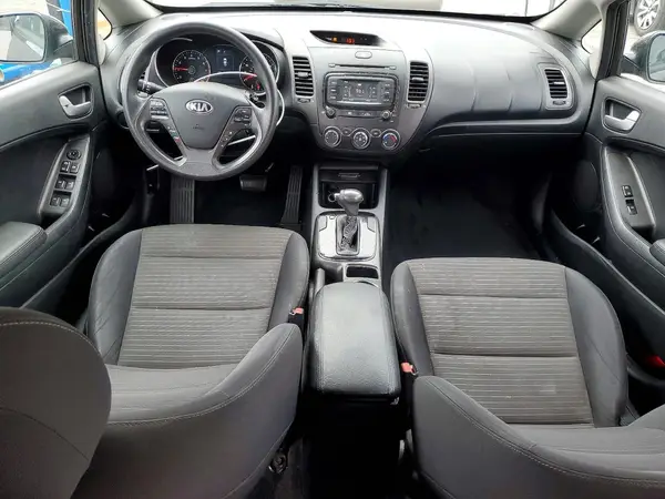 3KPFL4A74HE131651 2017 KIA FORTE - Image 8