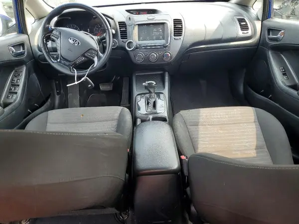 3KPFL4A74HE131830 2017 KIA FORTE - Image 8