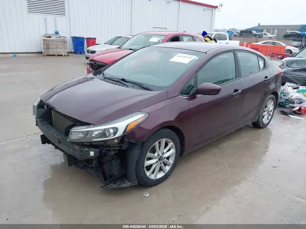 3KPFL4A74HE131911 2017 KIA FORTE - Image 2