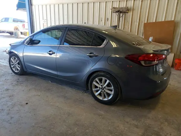 3KPFL4A74HE139359 2017 KIA FORTE - Image 2