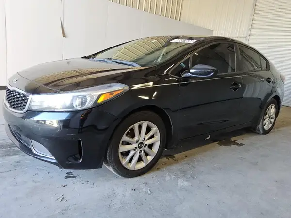3KPFL4A74HE141077 2017 KIA FORTE - Image 1