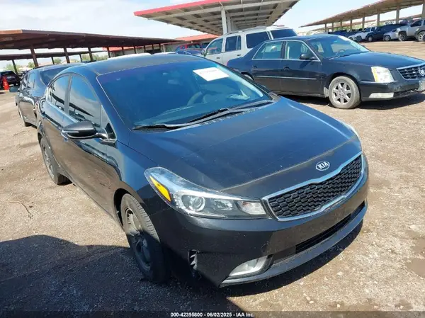 3KPFL4A74HE142438 2017 KIA FORTE - Image 1