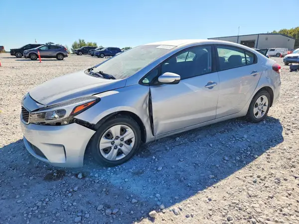 3KPFL4A74HE144125 2017 KIA FORTE - Image 1