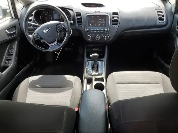 3KPFL4A74HE145081 2017 KIA FORTE - Image 8