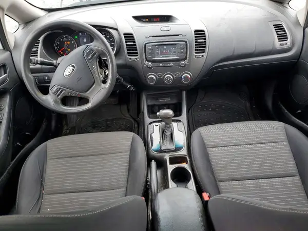 3KPFL4A74HE145310 2017 KIA FORTE - Image 8