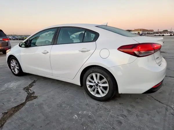 3KPFL4A74HE148398 2017 KIA FORTE - Image 2