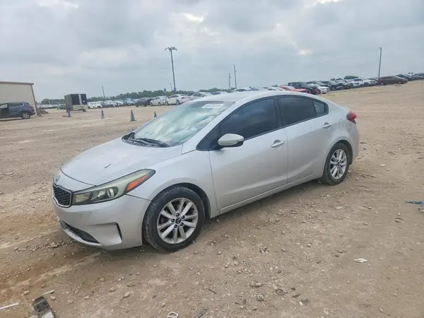 3KPFL4A74HE152144 2017 KIA FORTE - Image 1