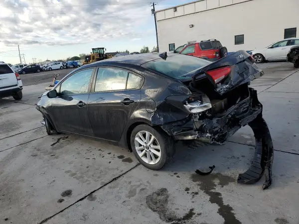 3KPFL4A74HE152886 2017 KIA FORTE - Image 2