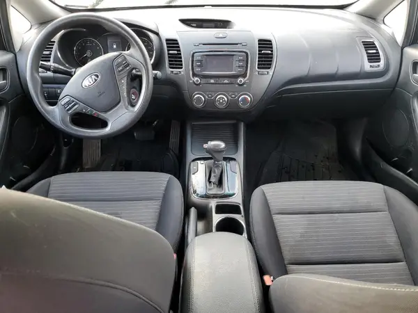 3KPFL4A74HE152886 2017 KIA FORTE - Image 8