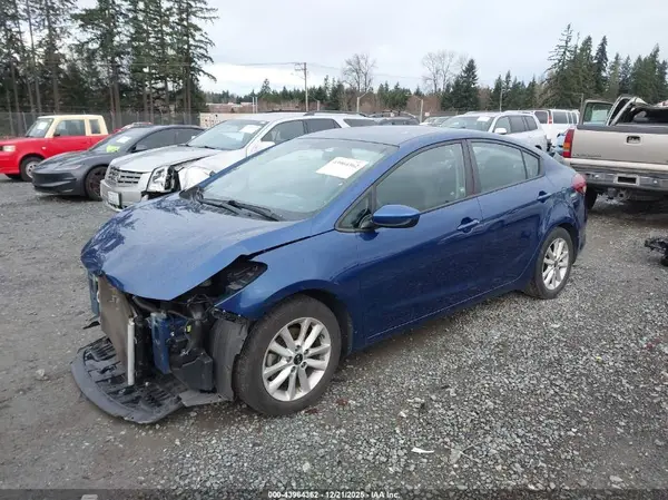 3KPFL4A74HE153116 2017 KIA FORTE - Image 2