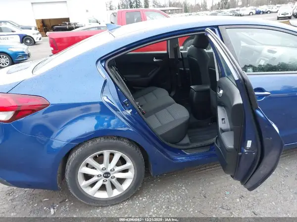 3KPFL4A74HE153116 2017 KIA FORTE - Image 8