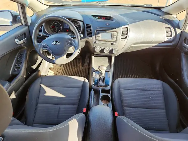 3KPFL4A74HE153892 2017 KIA FORTE - Image 8