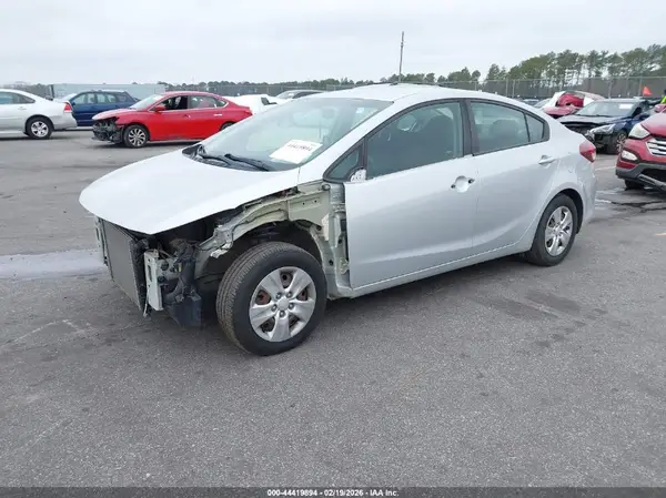 3KPFL4A74HE160227 2017 KIA FORTE - Image 2