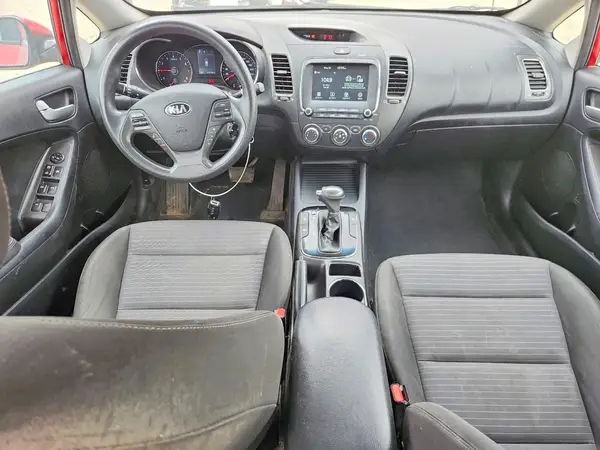 3KPFL4A74JE162906 2018 KIA FORTE - Image 8