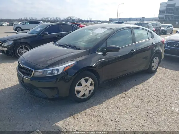3KPFL4A74JE164008 2018 KIA FORTE - Image 2