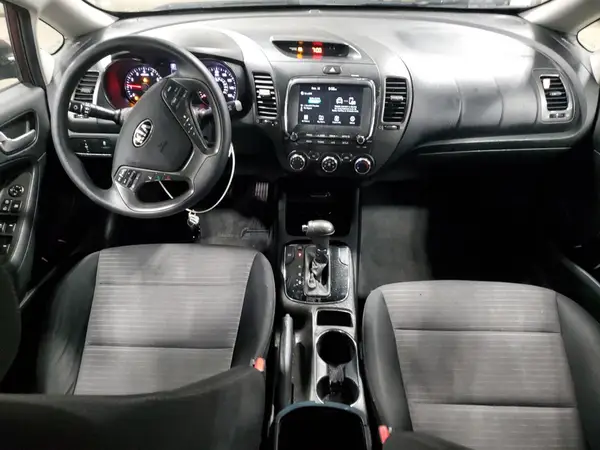 3KPFL4A74JE164168 2018 KIA FORTE - Image 8