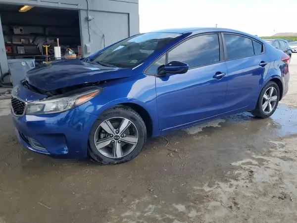 3KPFL4A74JE164414 2018 KIA FORTE - Image 1