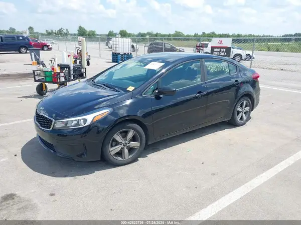 3KPFL4A74JE168432 2018 KIA FORTE - Image 2