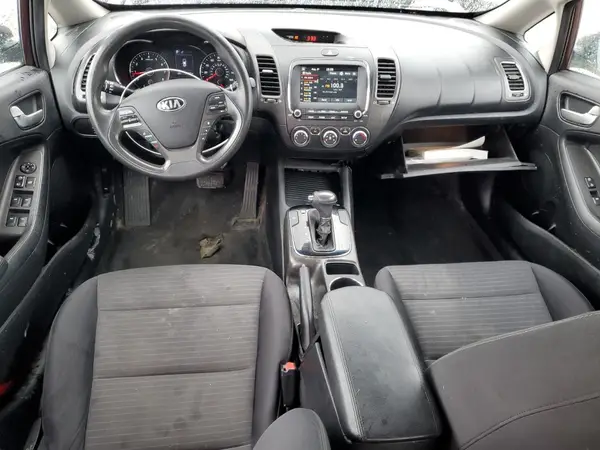 3KPFL4A74JE170133 2018 KIA FORTE - Image 8