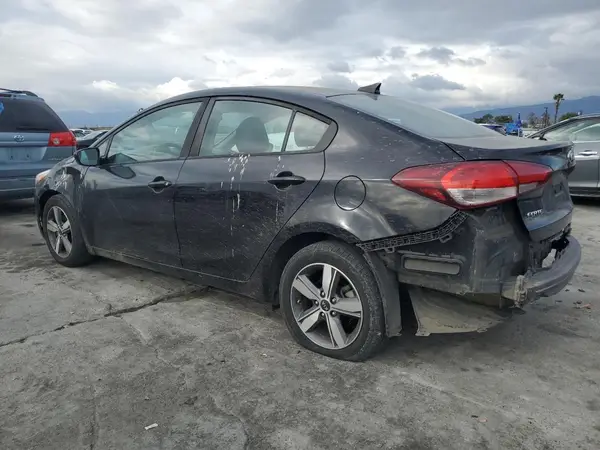 3KPFL4A74JE170830 2018 KIA FORTE - Image 2